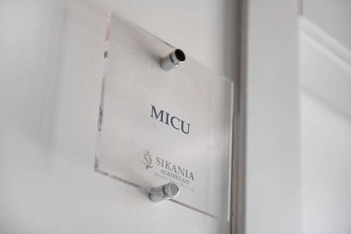 Kamer Micu - Sikania Agrirelais, bergzicht