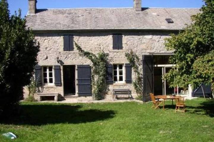 Gîte pour 7 personnes, avec jardin dans Les Pierres Jaumatres Toulx Sainte Croix