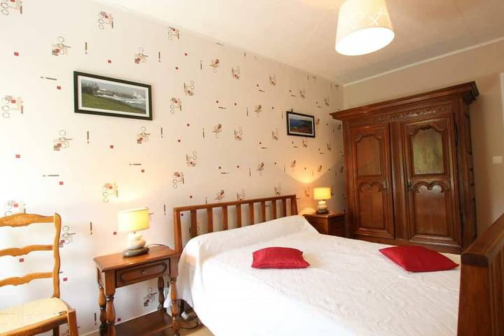 Gîte pour 4 personnes, avec jardin à Vasteville - 2
