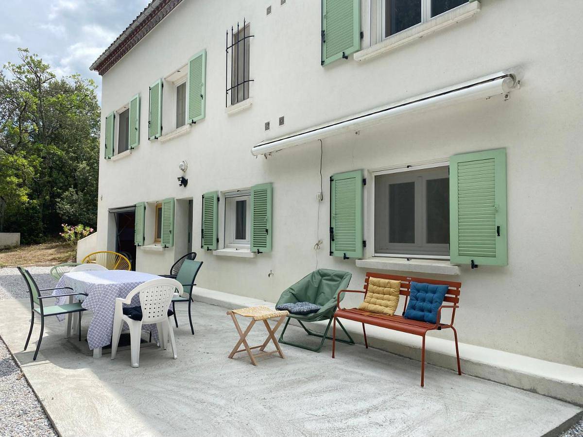 Appartement entier, Appartement avec accès privé à la rivière in Ladern-sur-Lauquet, Région de Limoux