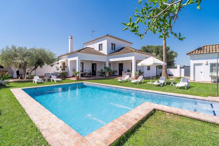 Chalet para 8 personas, con Jardín en Marchena