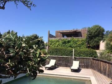 Location de vacances pour 5 personnes, avec jardin ainsi que vue et piscine, animaux acceptés à La Palme