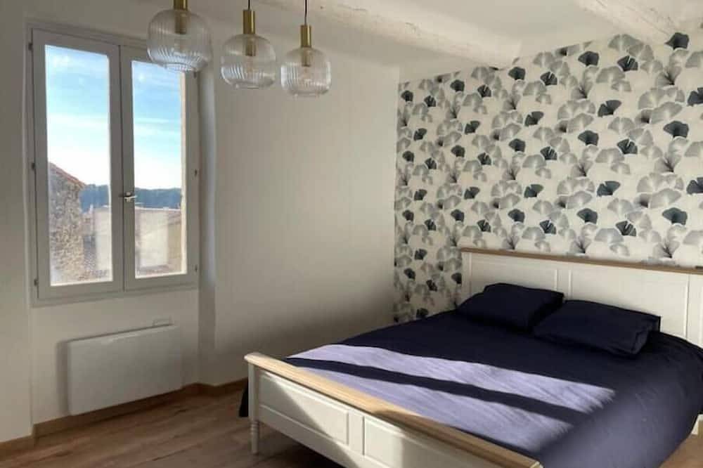 Maison 2 niveaux 2 chambres (dont 1 climatisée) 2 terrasses (Salon climatisé) in Cornillon-Confoux, Côte méditerranéenne (France)