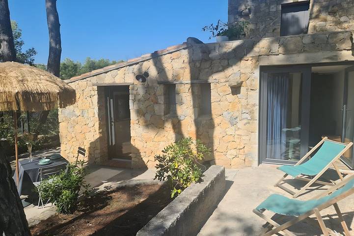 Location de vacances pour 2 personnes, avec jardin à Sanary-sur-Mer