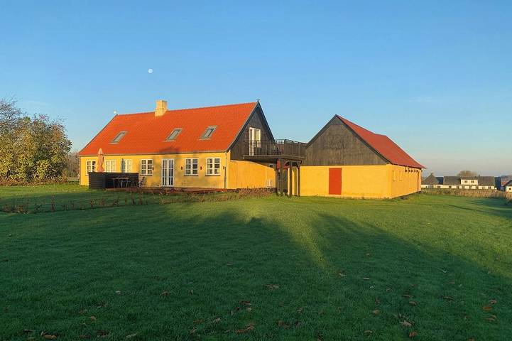 Feriehus for 10 personer, med have - 1