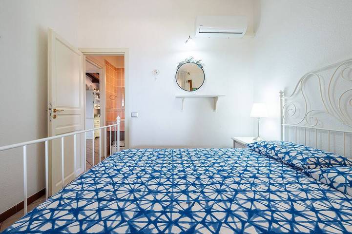Villa Kala Nostra by the sea, 150m and 5m walk from Kal'eMoru/Villasimius shoreline in Geremeas, Quartu Sant'Elena