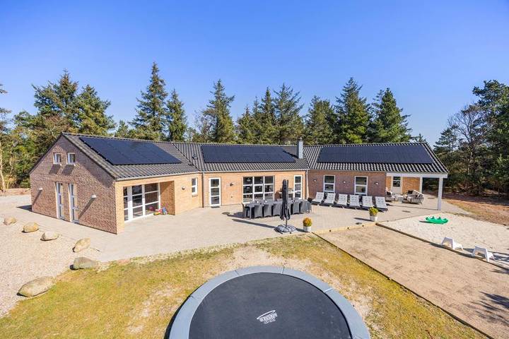 Chalet para 14 personas, con sauna y piscina además de jacuzzi y balcón/terraza - 1
