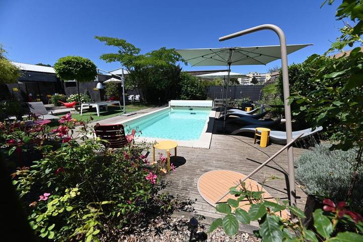 Maison d’hôte pour 2 personnes, avec Terrasse et Jardin ainsi que Piscine et Vue