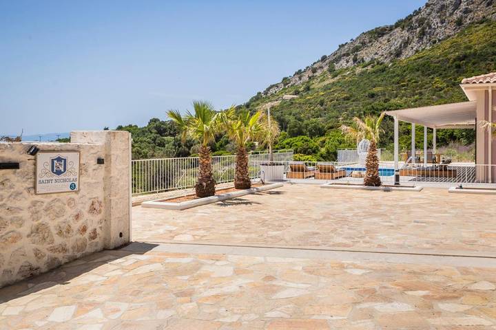 Villa pour 4 personnes, avec jardin ainsi que vue et piscine dans Skala