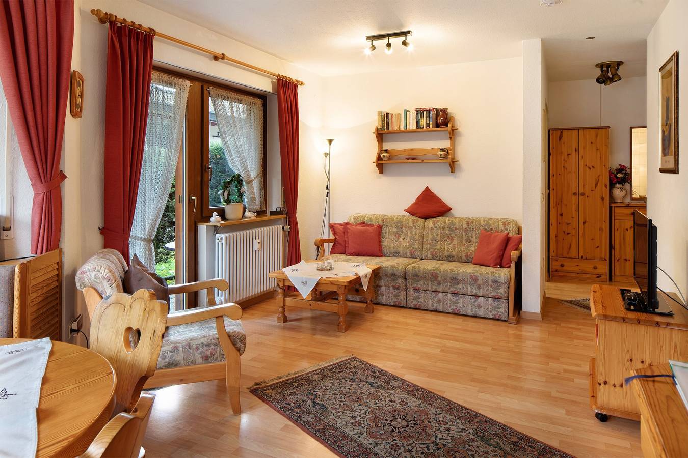 Apartamento entero, Apartamento 'Nr 2' con terraza privada, jardín privado y Wi-Fi in Titisee, Titisee-Neustadt