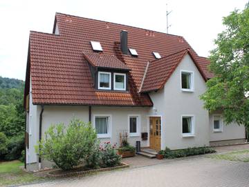 Ferienwohnung für 5 Personen, mit Garten und Balkon sowie Ausblick in Gräfenberg