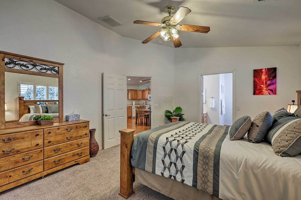 Neu! Sedona Home mit Yard & Mtn View - Minuten zum Golfspielen! in Oak Creek Canyon