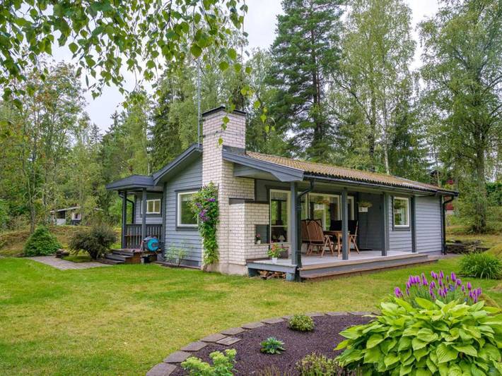 Ferienhaus für 6 Personen, mit Seeblick in Flen