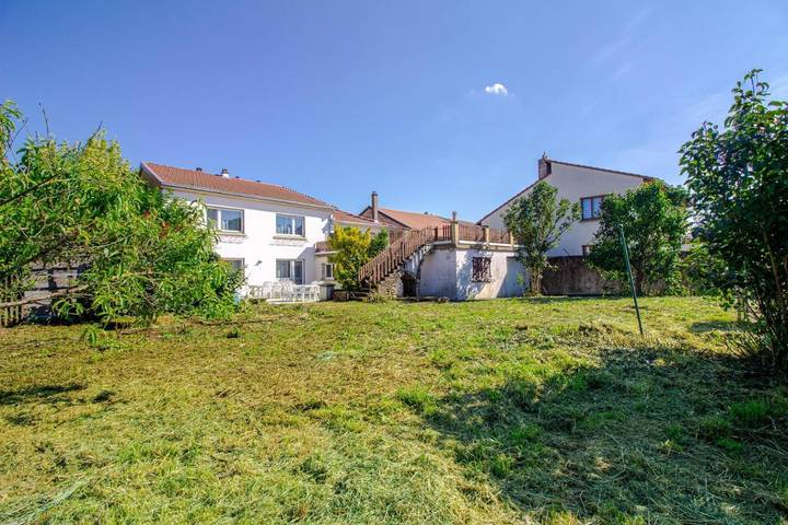 Gîte pour 6 personnes, avec Terrasse et Jardin à Cattenom