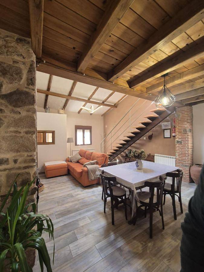 Three-Bedroom House in El Cabaco, Parque Natural de Las Batuecas - Sierra de Francia