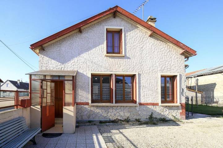 Location de vacances pour 6 personnes, avec Terrasse et Jardin à Fagnières