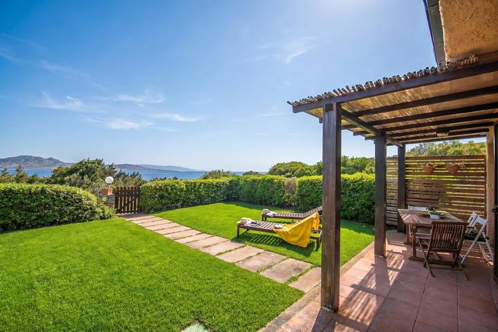 Ferienhaus für 6 Personen, mit Meerblick und Terrasse sowie Kinderpool