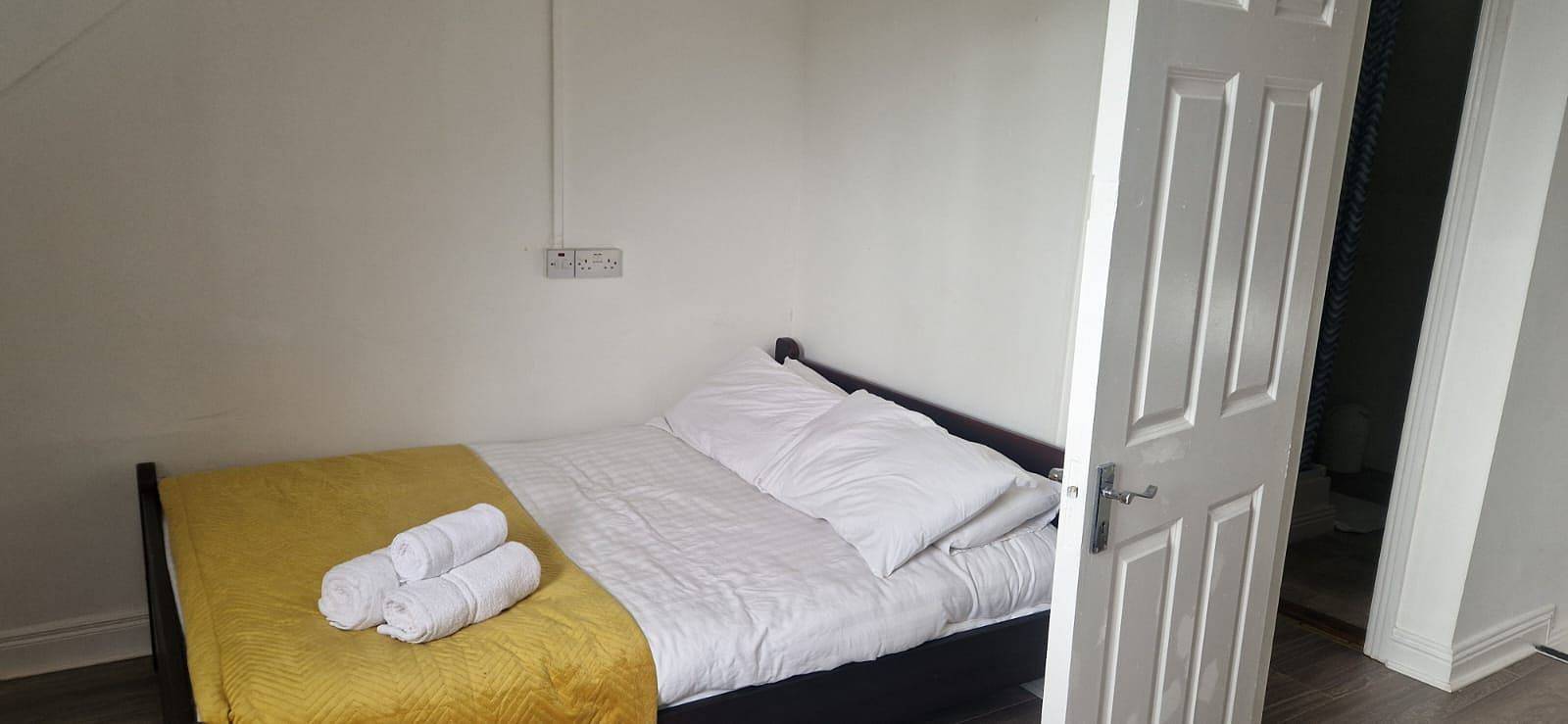 Entire holiday apartment, Cork Apartment with River Views -Cosy in Cork in Cork, County Cork