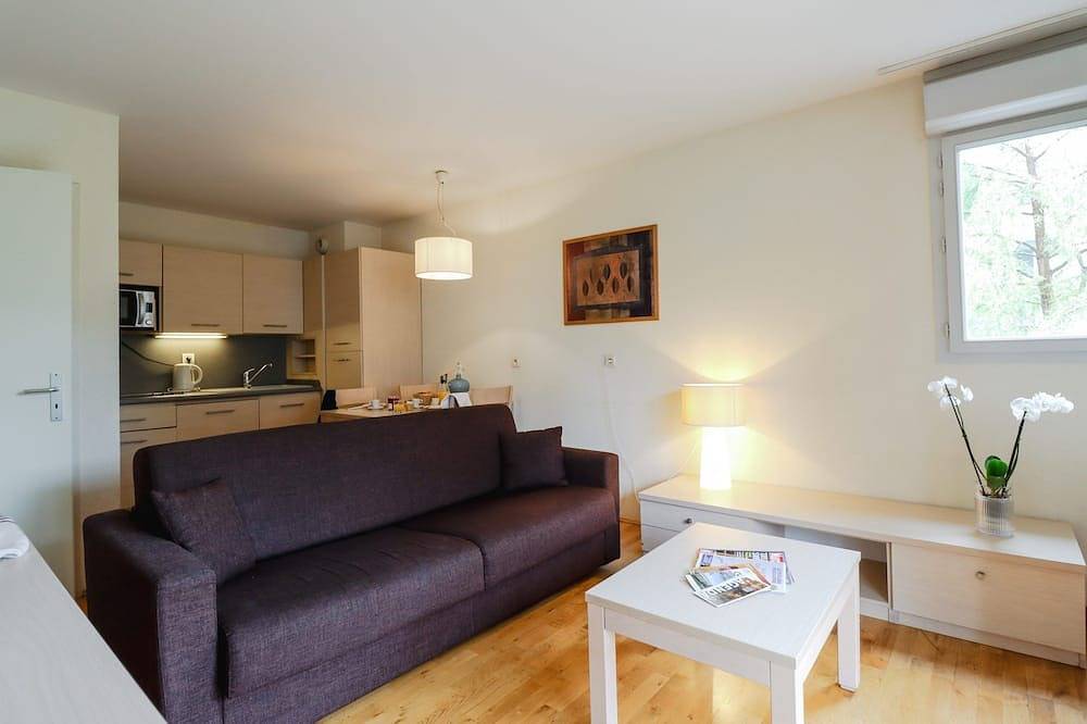 Scenic Retreat near Lake Geneva, Jura forests and Mont Blanc in Divonne-les-Bains, Gex