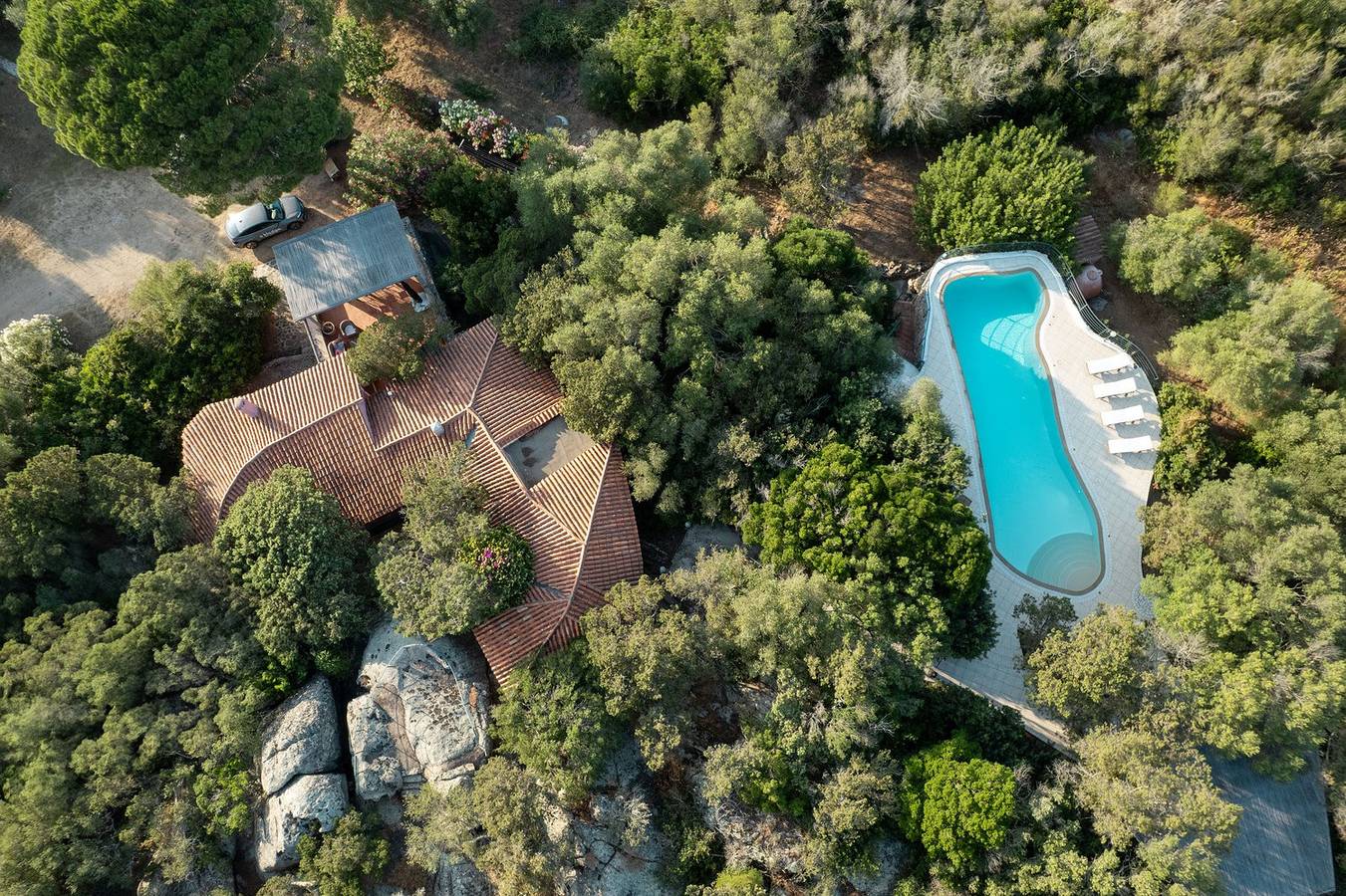 Villa Turalis – tramonti e piscina tra le rocce in Porto Rotondo, Olbia