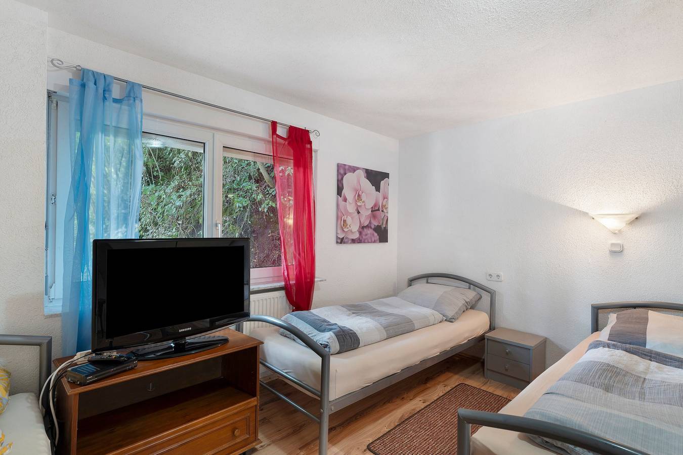 Ganze Wohnung, Apartment '6' mit Gemeinschaftsterrasse und Wlan in Baden-Baden, Nordschwarzwald