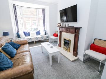 Cottage for 8 People in Buxton, Peak District, Photo 1