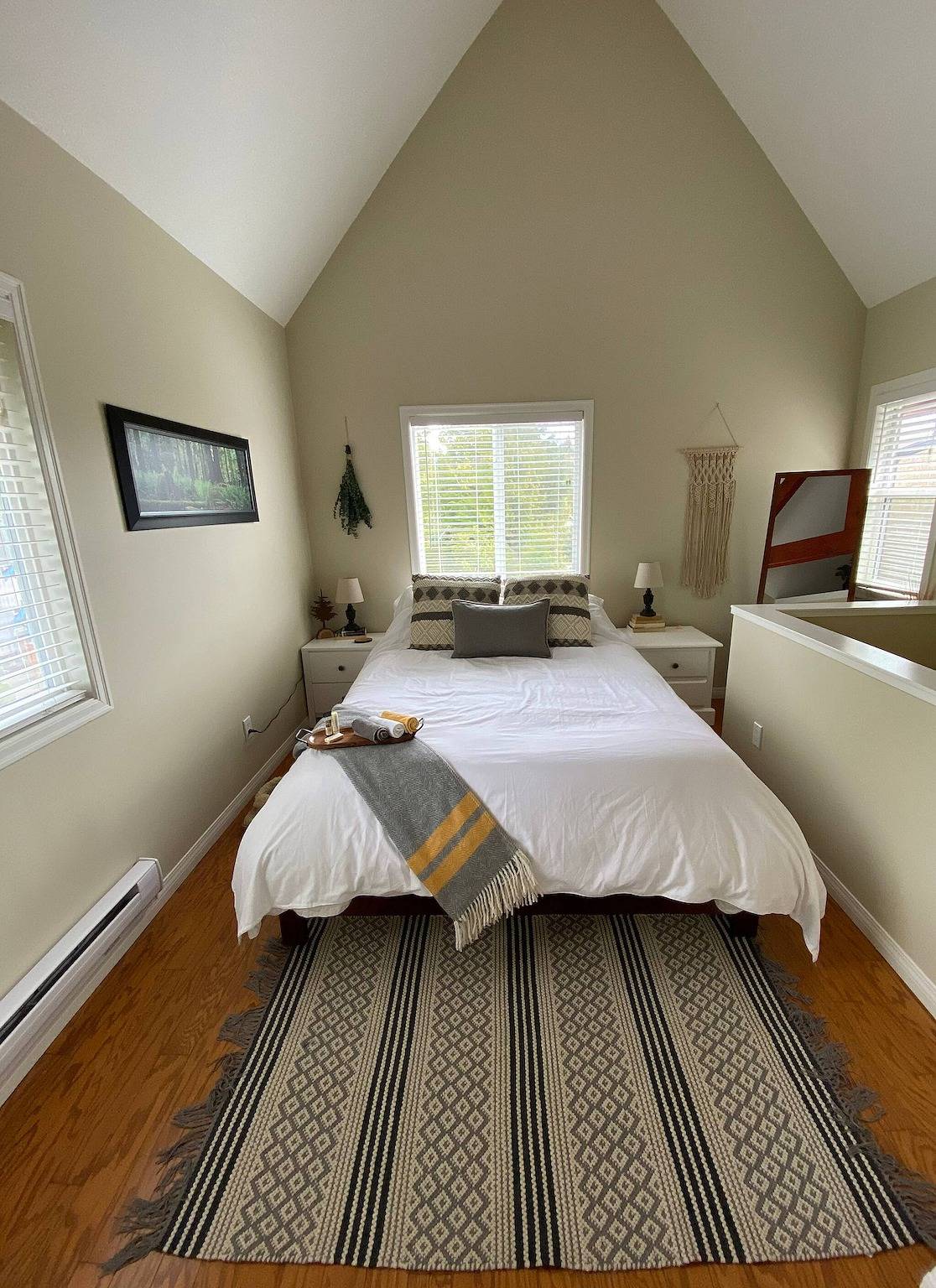 Sandzehen und salziges Meer in Ucluelet, Alberni-Clayoquot Regional District