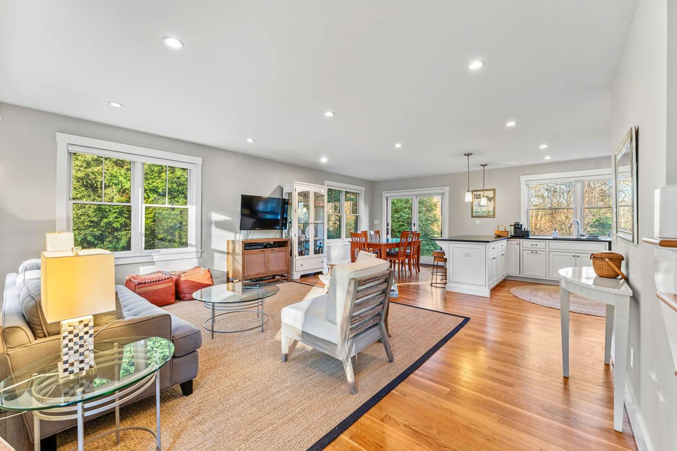Modern Family Home Walkable to Town in Vineyard Haven, Tisbury