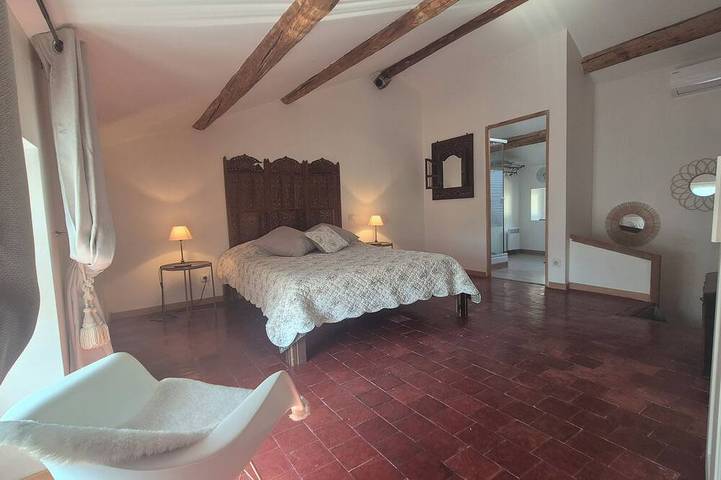 New Listing in Fontaine-de-Vaucluse, Vaucluse