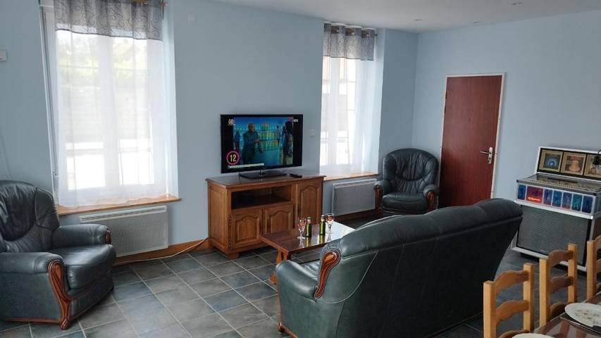 Location de vacances pour 9 personnes, avec Terrasse à Villersexel - 2
