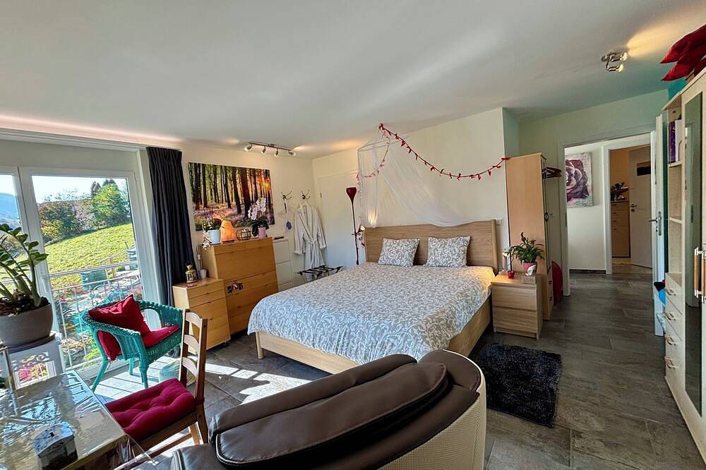 Atelier 1st.fl.doubleroom kingsicebed/showerbath/balcony/mountain & castel view in Zullwil, Kanton Solothurn