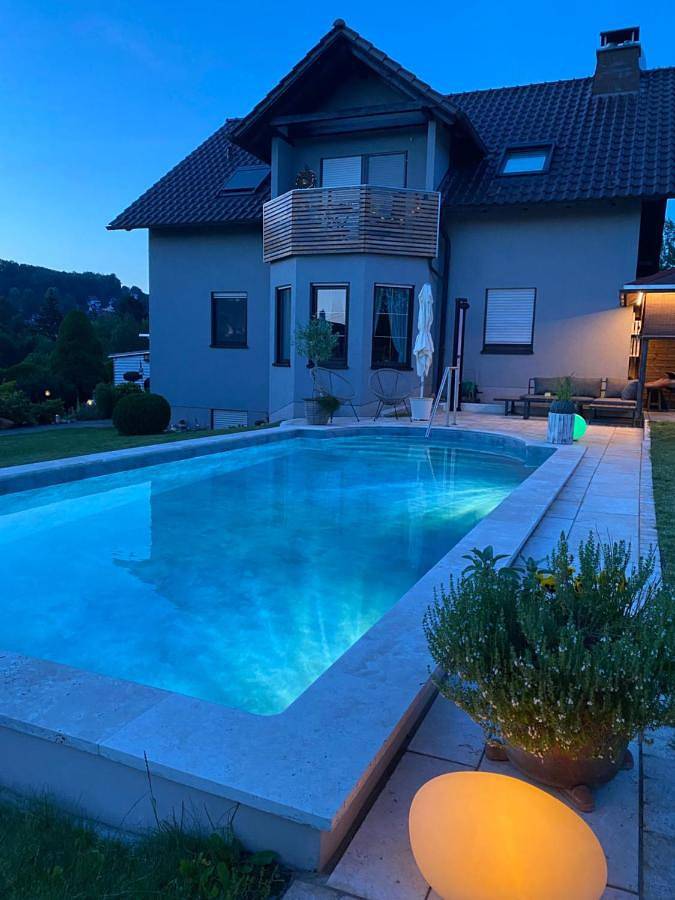 Gîte pour 4 personnes, avec Jardin et Piscine à Hohenstein-Ernstthal
