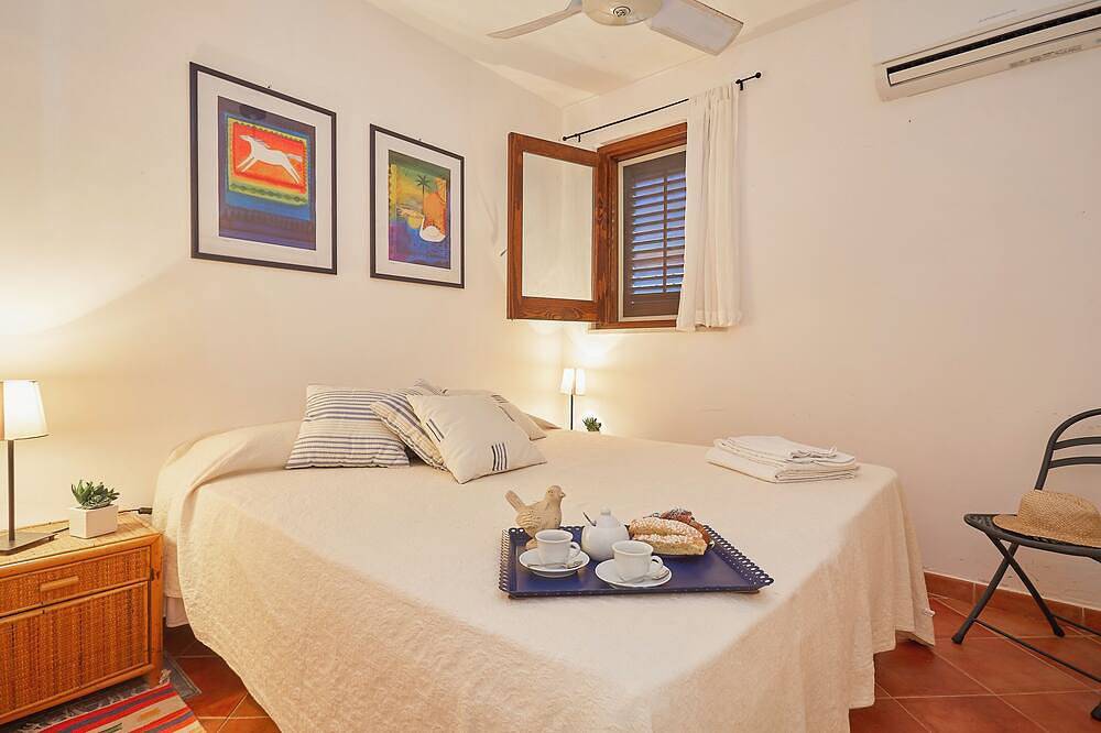 Villa Majus - with swimming pool and direct access to the sea in marine protected area in Capo Zafferano, Bagheria