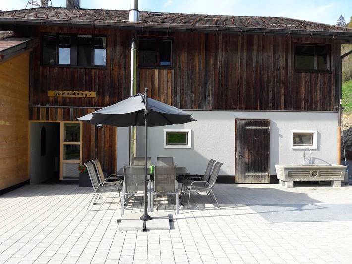 Ferienwohnung für 17 Personen, mit Terrasse und Garten sowie Sauna und Ausblick in Bezau