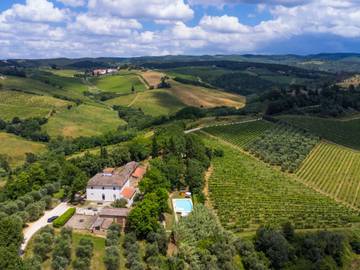 Gîte pour 8 personnes, avec terrasse et jardin à Poggibonsi