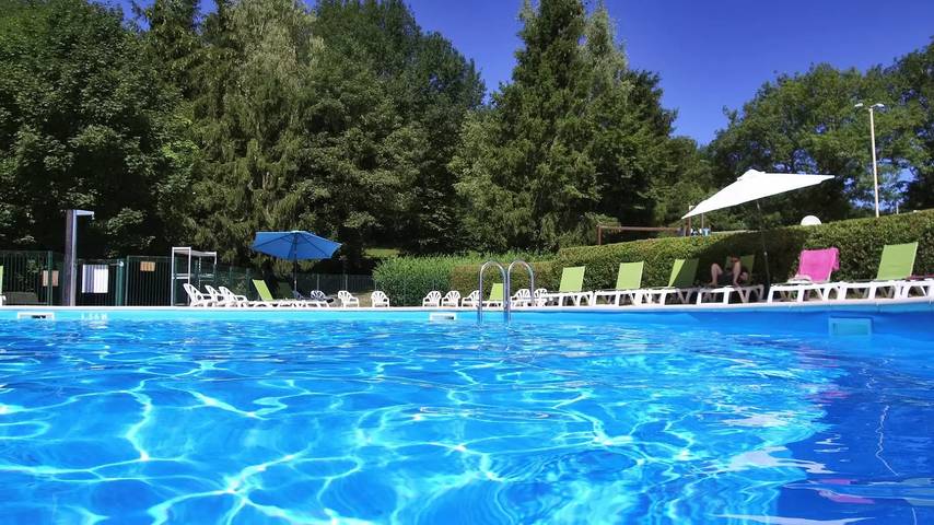 Chalet pour 3 personnes, avec terrasse et piscine dans le Cantal - 3