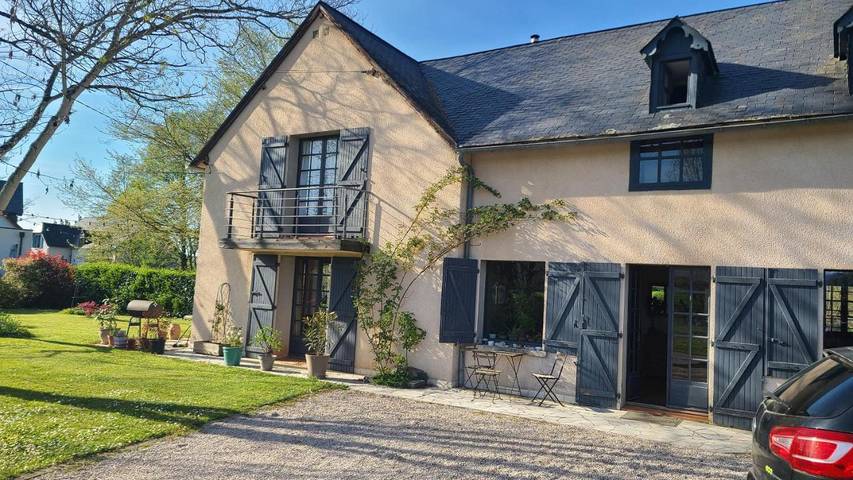 Location de vacances pour 2 personnes, avec jardin et piscine ainsi que terrasse et vue à Bernac-Debat - 3