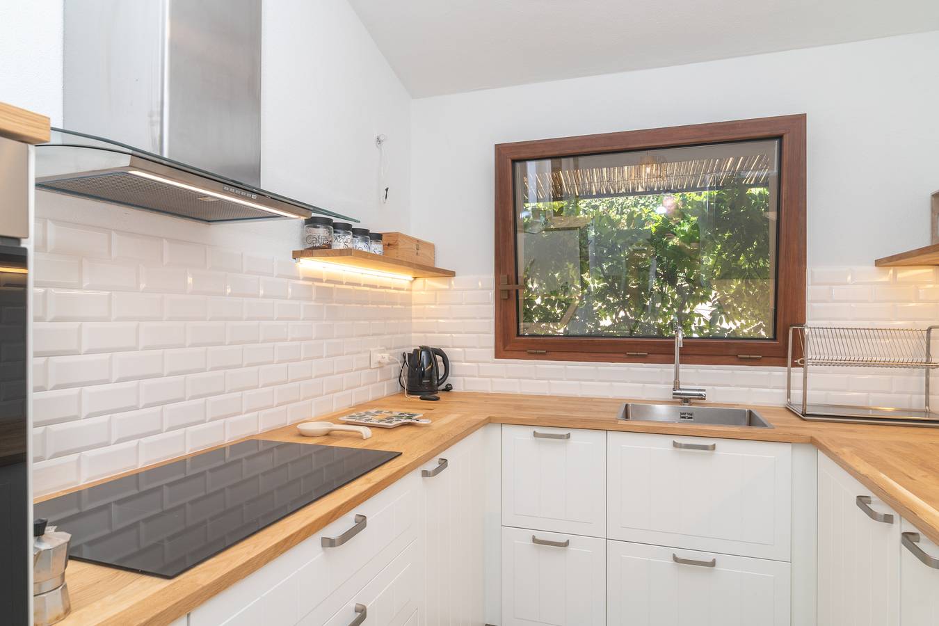 Hel lejlighed, Apartment 'Ponza' with Private Terrace, Private Garden and Air Conditioning in Case Peschiera-Lu Fraili, San Teodoro