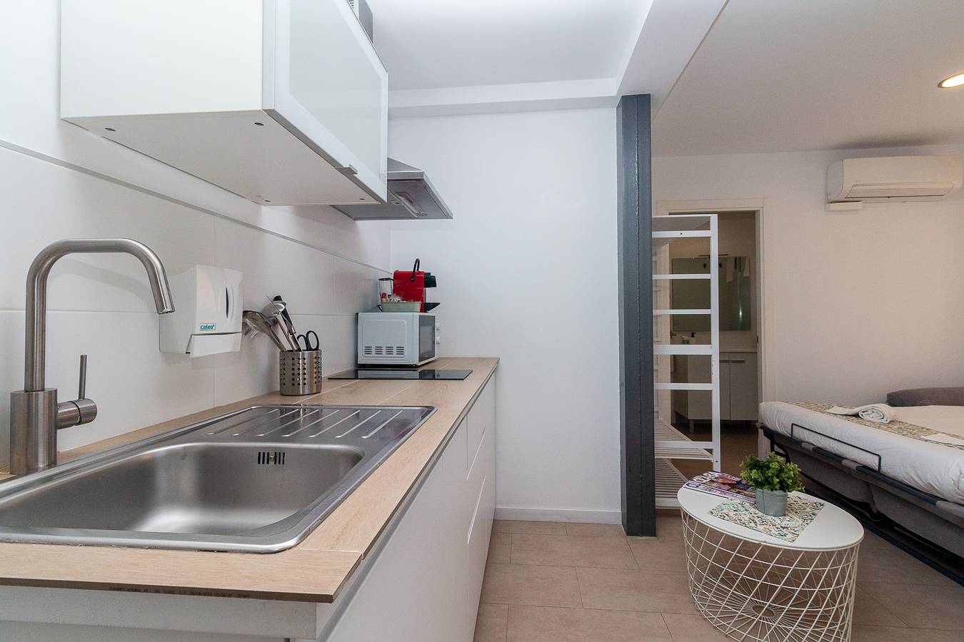Apartamento entero, Reig 3. Studio up to 4 pax in Valencia, Costa de Valencia