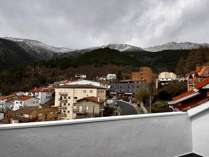 Gîte pour 4 personnes, avec terrasse et vue, animaux acceptés à Mijares - 2