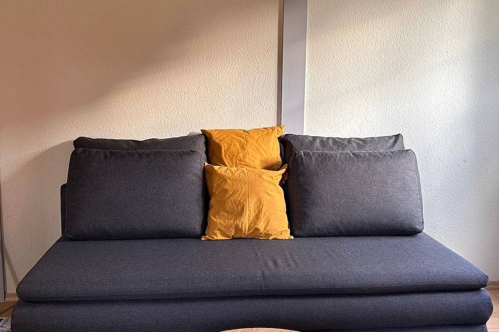 Ganze Wohnung, Entspannte Ferienwohnung „Haus Möwe“ direkt am Meer auf Pellworm! in Tammensiel, Pellworm