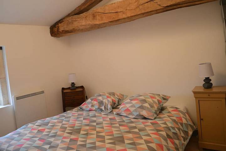 Gîte pour 8 personnes, avec piscine ainsi que terrasse et jardin à Sainte-Gemme - 4