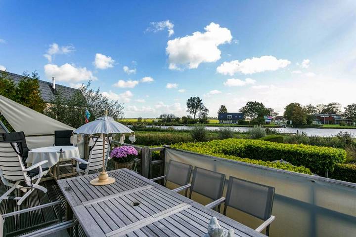 Location de vacances pour 5 personnes, avec vue ainsi que jardin et vue sur le lac dans Grou - 4