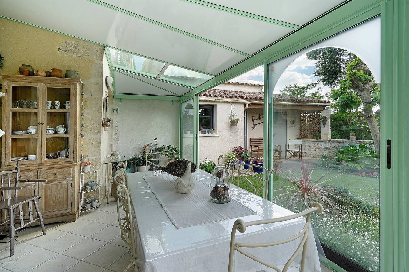 Chambres d’hôtes Hermione avec terrasse partagée, jardin commun et Wi-Fi in Pont-l'Abbé-d'Arnoult, Région de Saintes