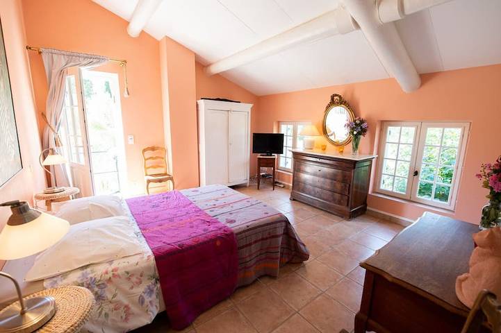 Gîte pour 2 personnes, avec jardin et piscine à Valaurie - 2