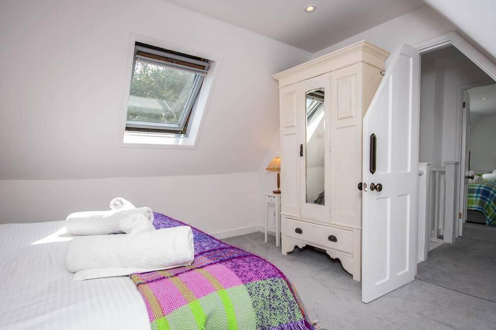 4 Bed in Wareham (oc-dc182) in Lulworth Cove, Dorset