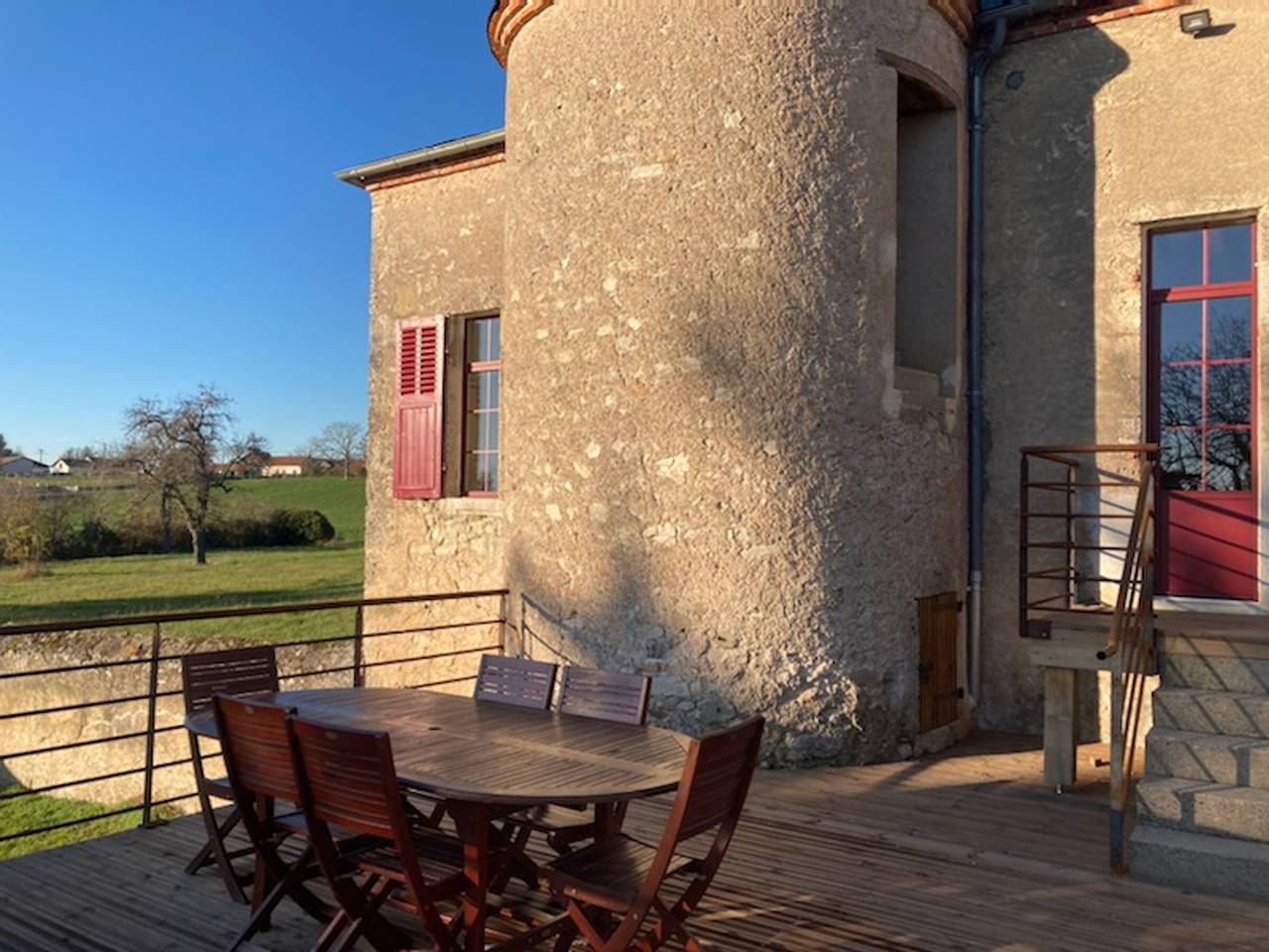 Maison de famille 19ᵉ avec terrasse et jardin, idéal pour 10 pers. in Cindré, Région de Vichy