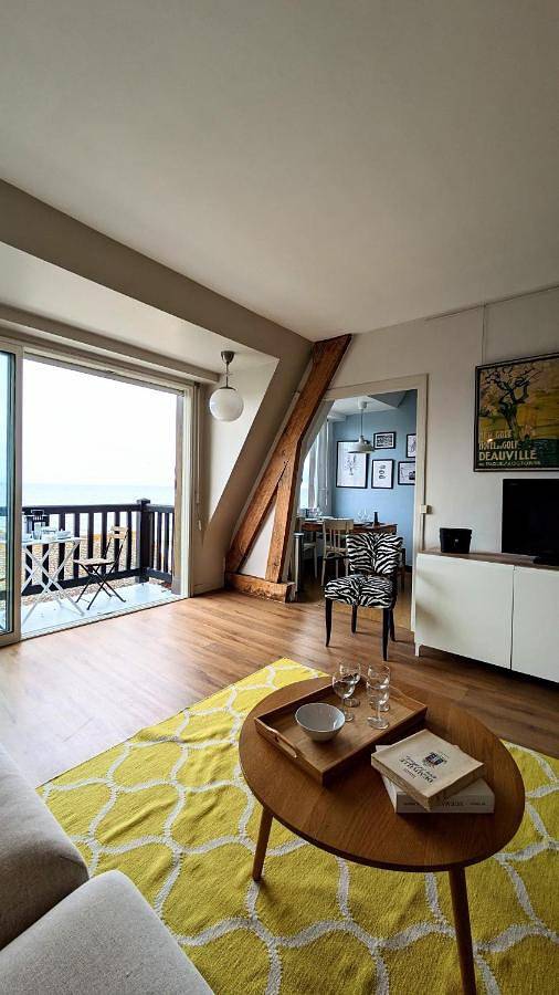 Gîte pour 4 personnes, avec balcon dans Office De Tourisme De Blonville Benerville Tourgeville - 2