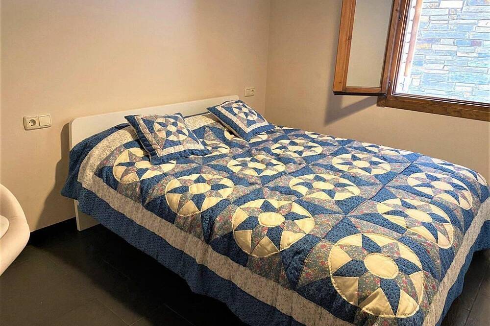 Casa Pareada 4 hab. Estufa Péllets, Jardín Privado y Garaje in Martinet de Cerdanya, Montellá Martinet