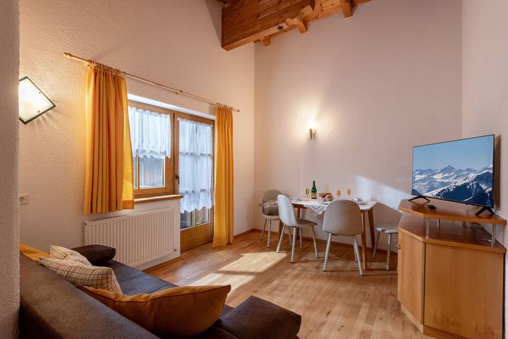 Ferienwohnung für 3 Personen, mit Balkon in Fügen